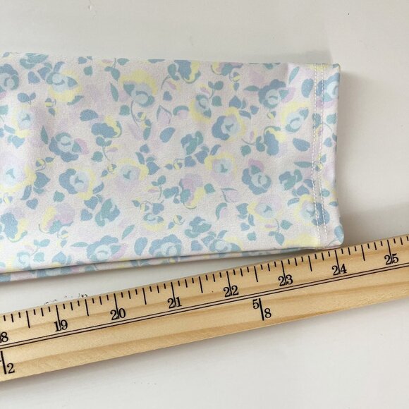 Onzie High Rise Leggings in English Garden Pastel Floral - Size XS - Picture 8 of 8